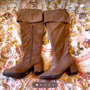 ✨SOLD✨Suede boots